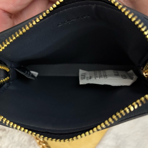 Coach Signature Canvas Cherry Print Zip Wallet Goldtone Chain with clip. ID slot - Picture 11 of 12